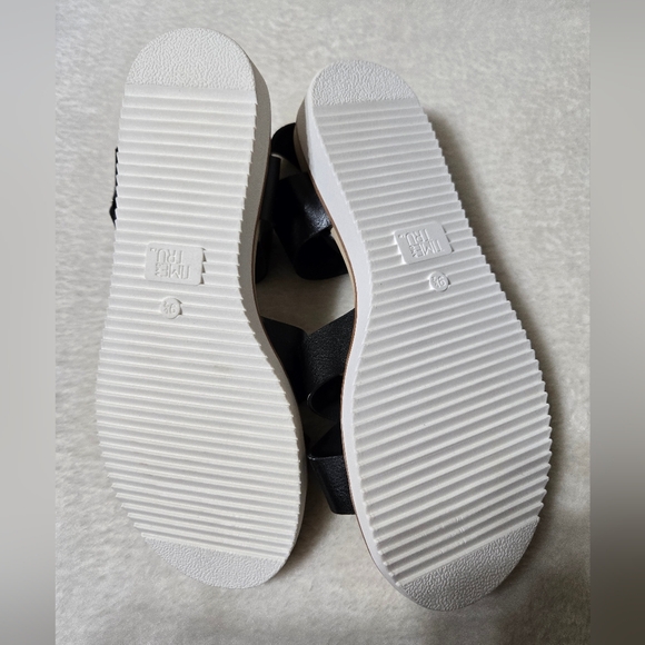 Time & Tru Women's Tan Black Comfort Summer Sandals NWT Size: 9 1/2 - Picture 4 of 9